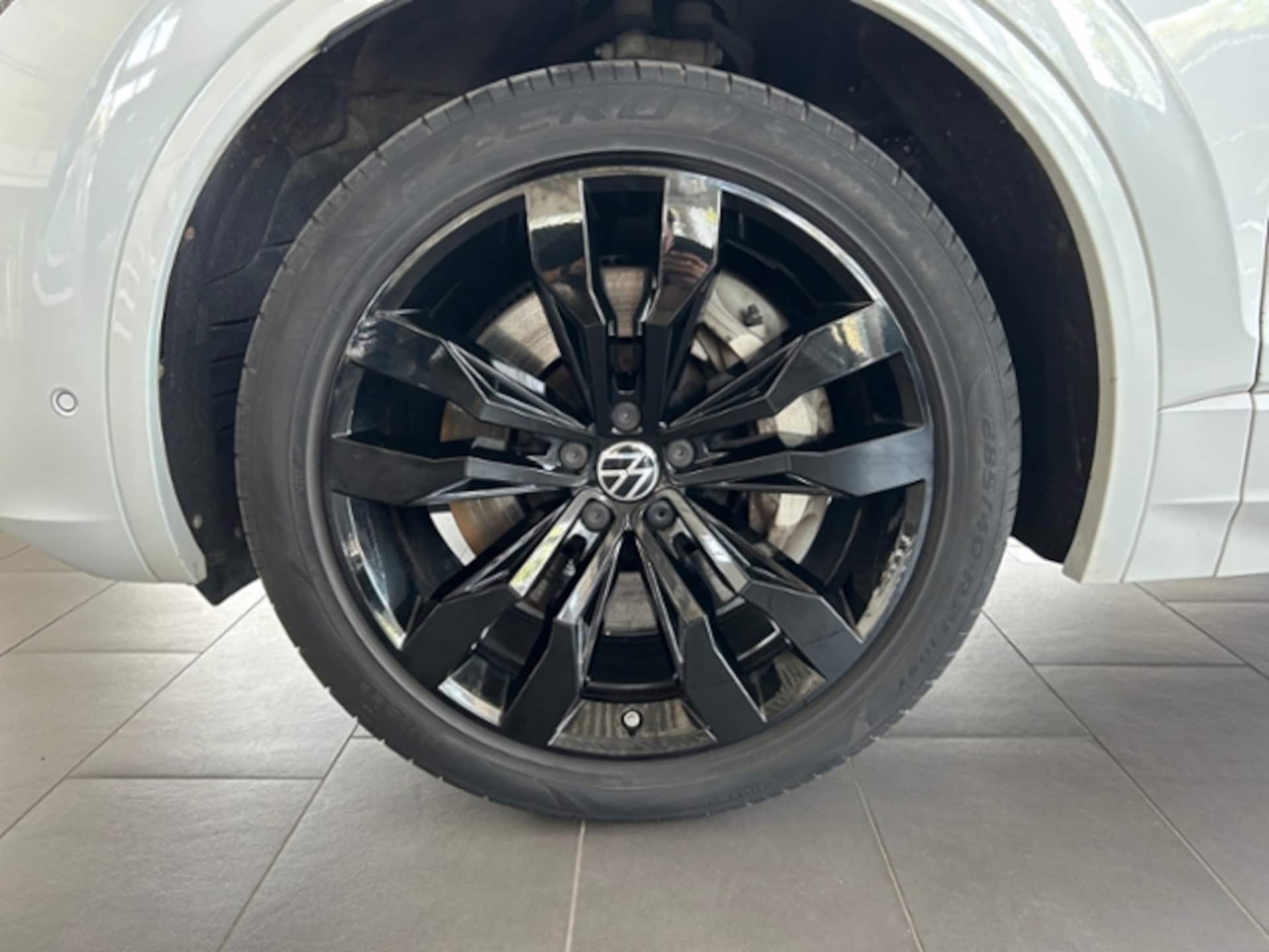 Volkswagen Touareg R
