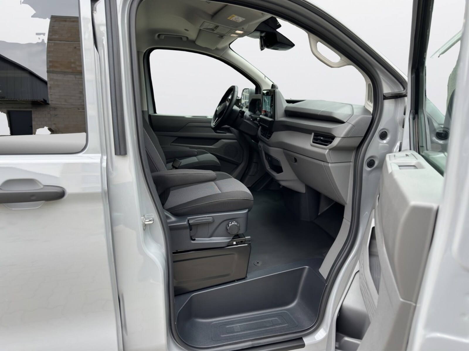 Volkswagen Transporter Kombi kurzer Radstand – Bild 16