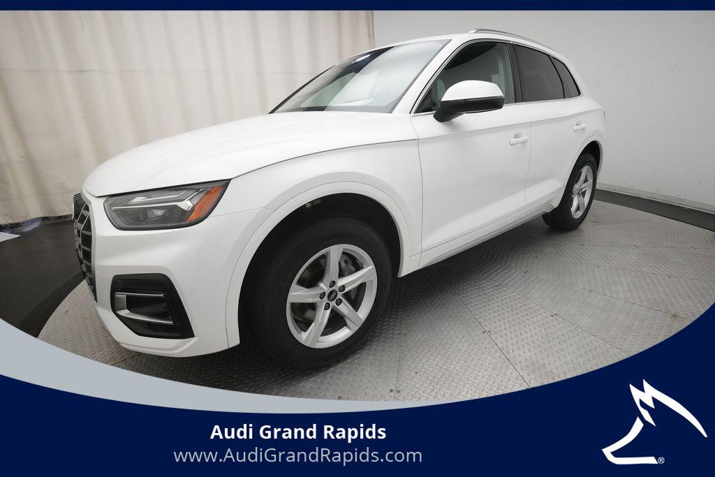2023 Audi Q5 40 Premium's photo
