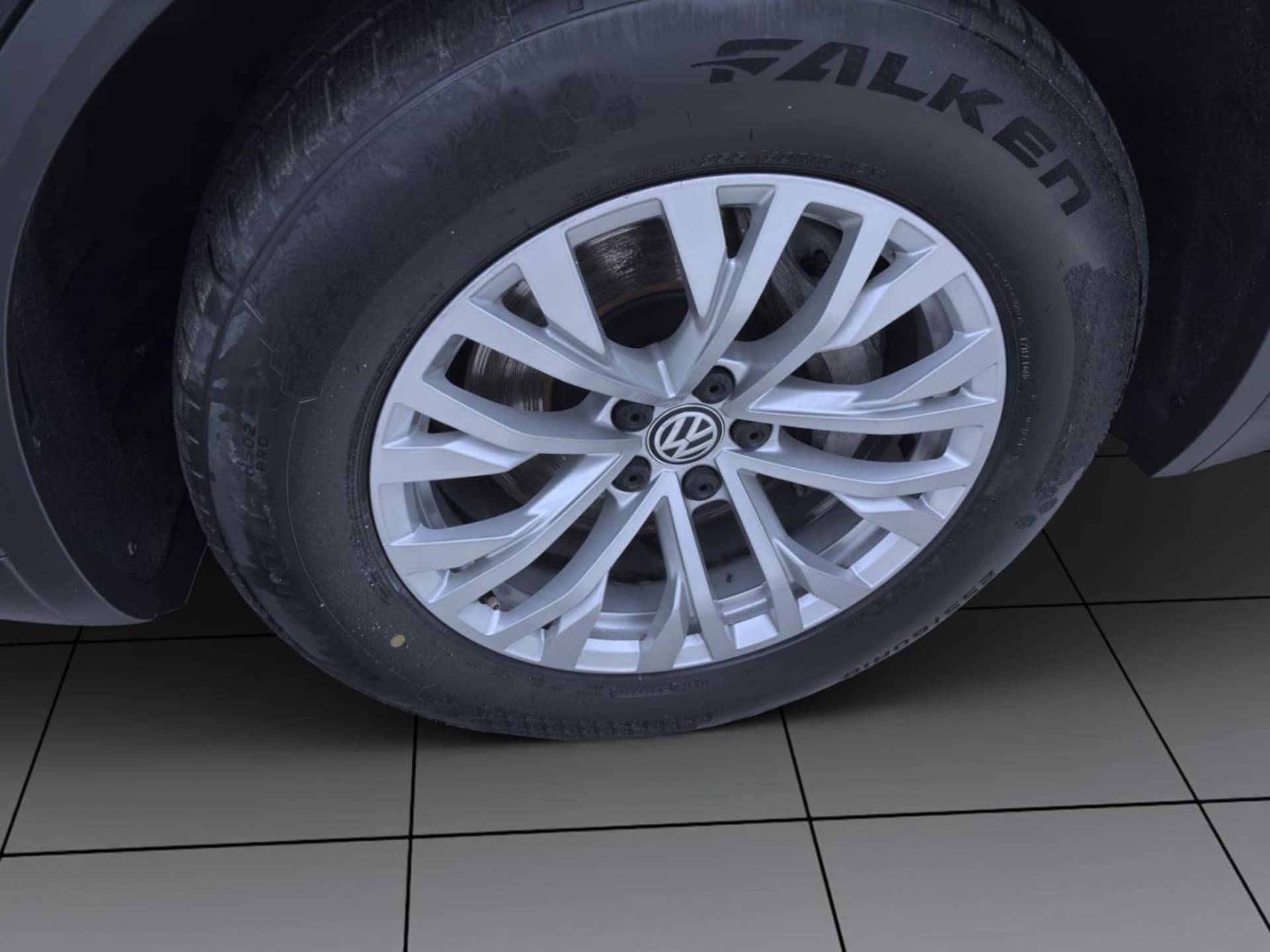 Volkswagen Touareg Basis-Modell