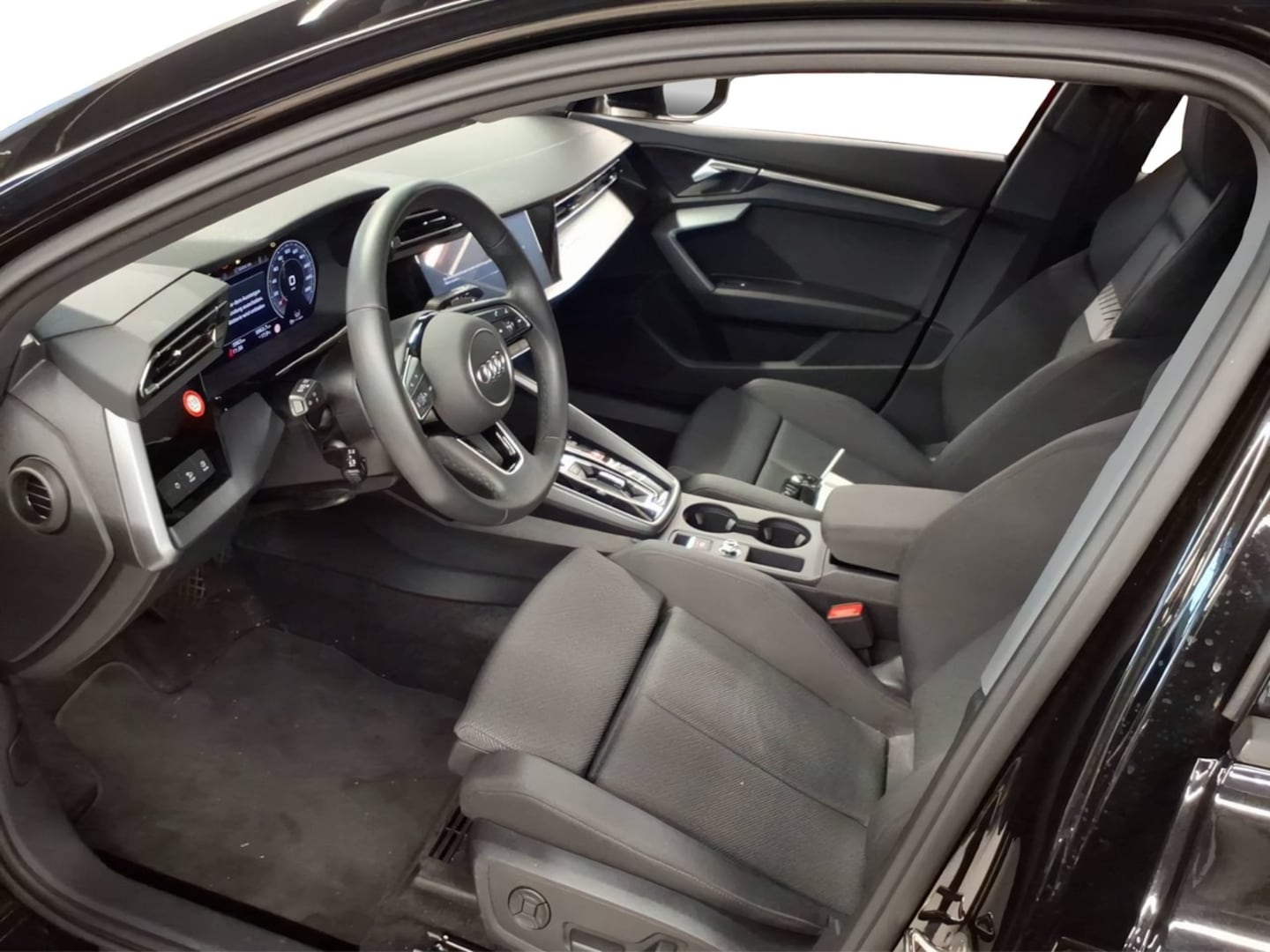 Bild über Audi A3 allstreet TFSI 110 kW S tronic - für weitere Informationen kontaktieren Sie den Audi Partner