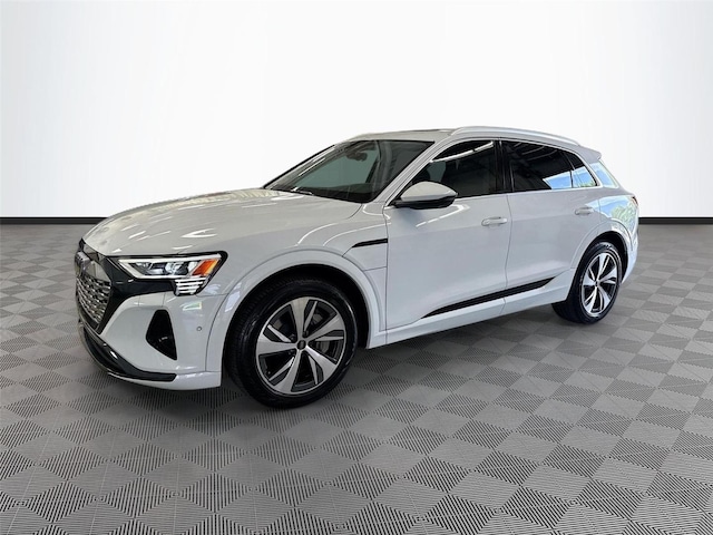 2024 Audi Q8 e-tron