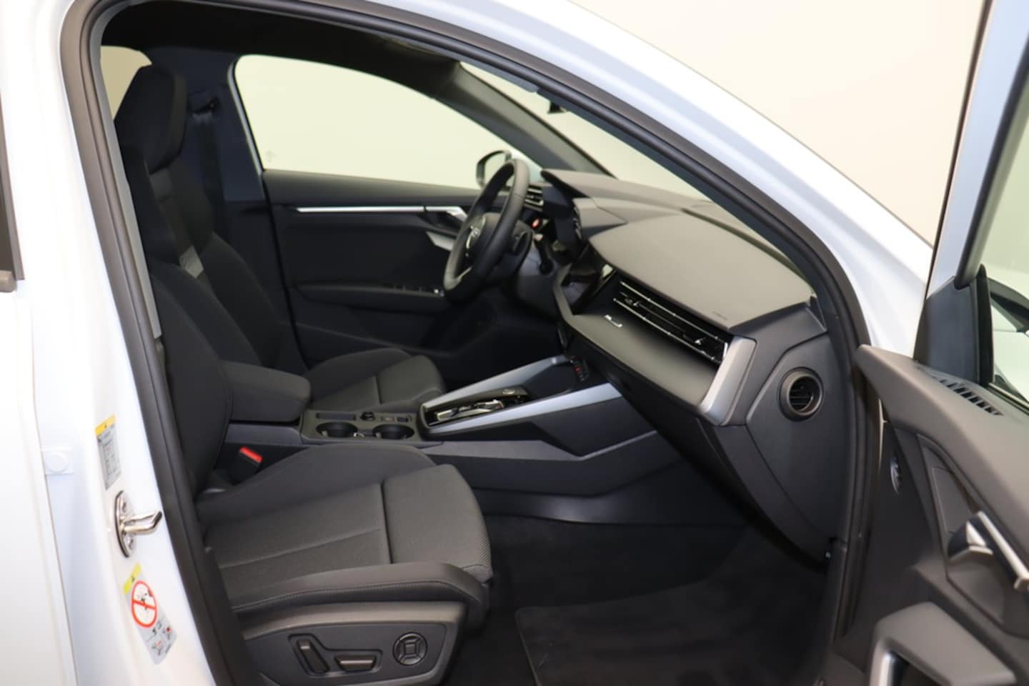 Bild über Audi A3 Sportback S line 35 TDI S tronic - für weitere Informationen kontaktieren Sie den Audi Partner