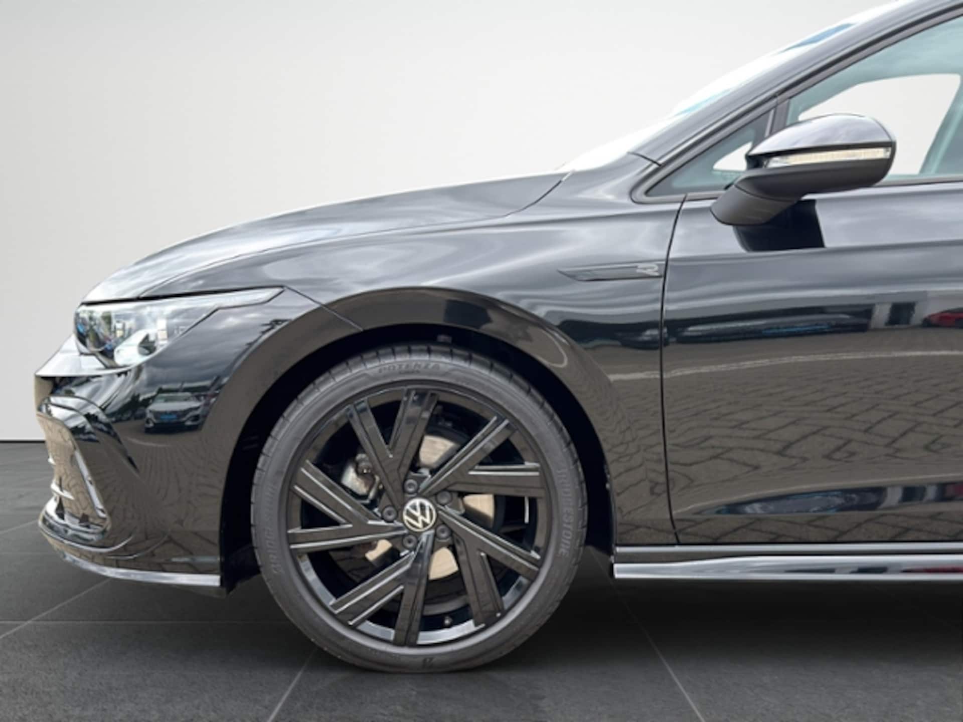 Volkswagen Golf R-Line