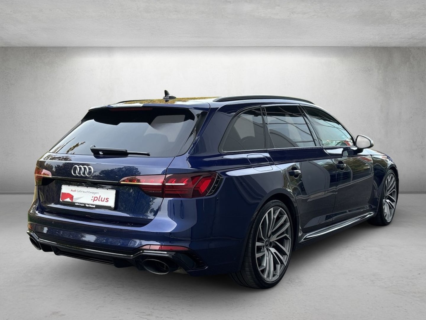 Bild über Audi RS 4 Avant TFSI quattro tiptronic - für weitere Informationen kontaktieren Sie den Audi Partner