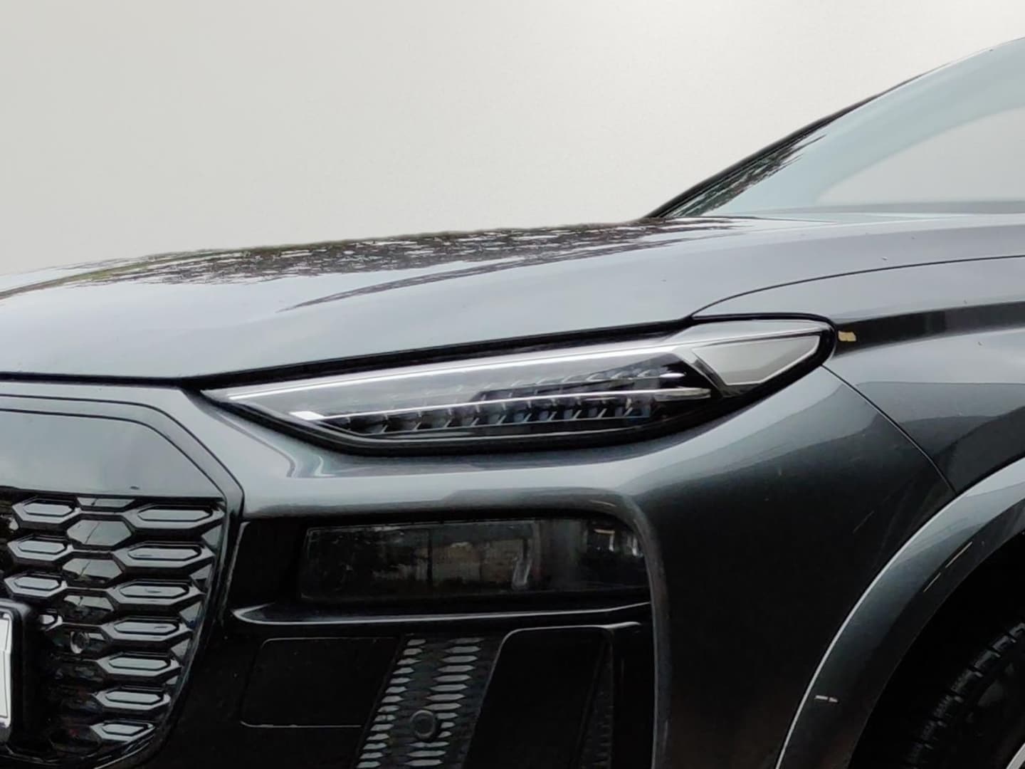 Bild über Audi Q6 SUV e-tron S line business e-tron quattro 315 kW - für weitere Informationen kontaktieren Sie den Audi Partner
