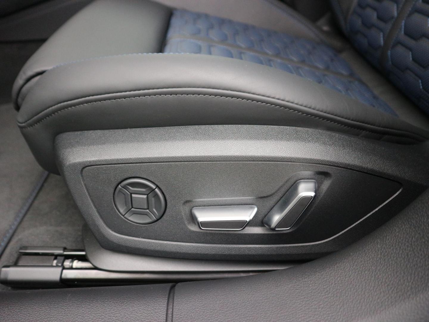 Image about Audi RS 6 Avant performance quattro tiptronic
