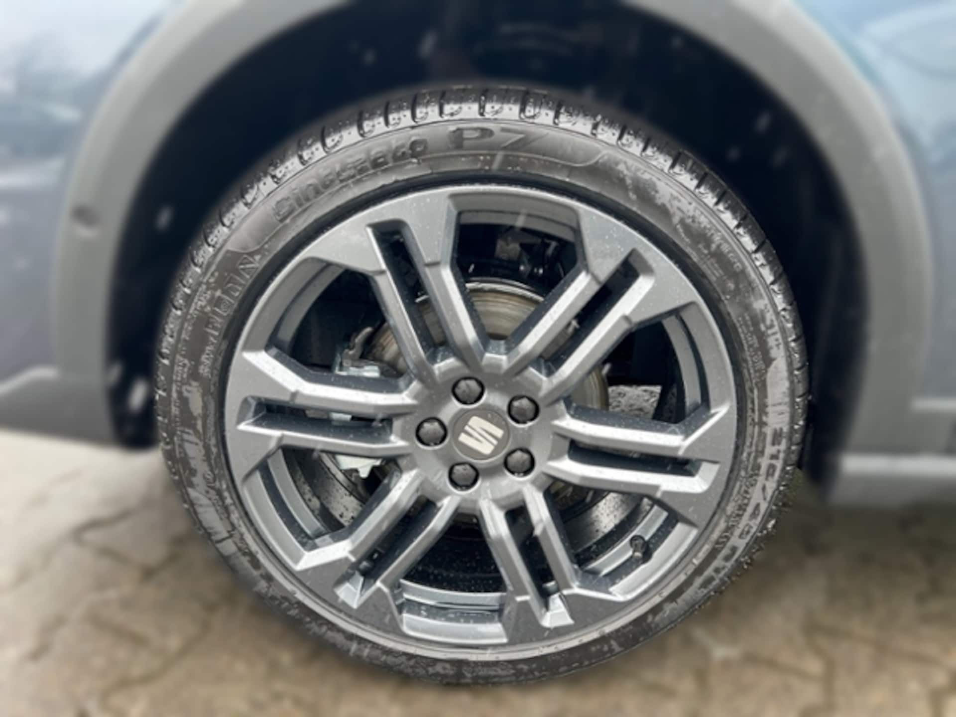 SEAT Arona FR