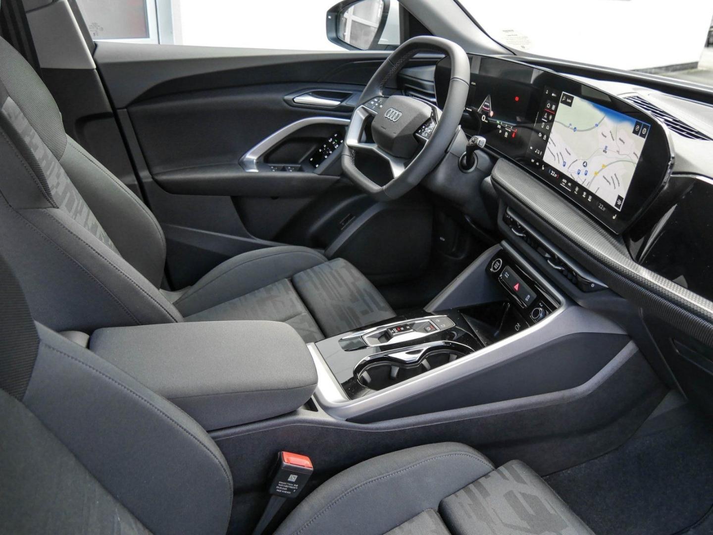 Bild über Audi Q5 SUV TDI quattro 150 kW S tronic - für weitere Informationen kontaktieren Sie den Audi Partner