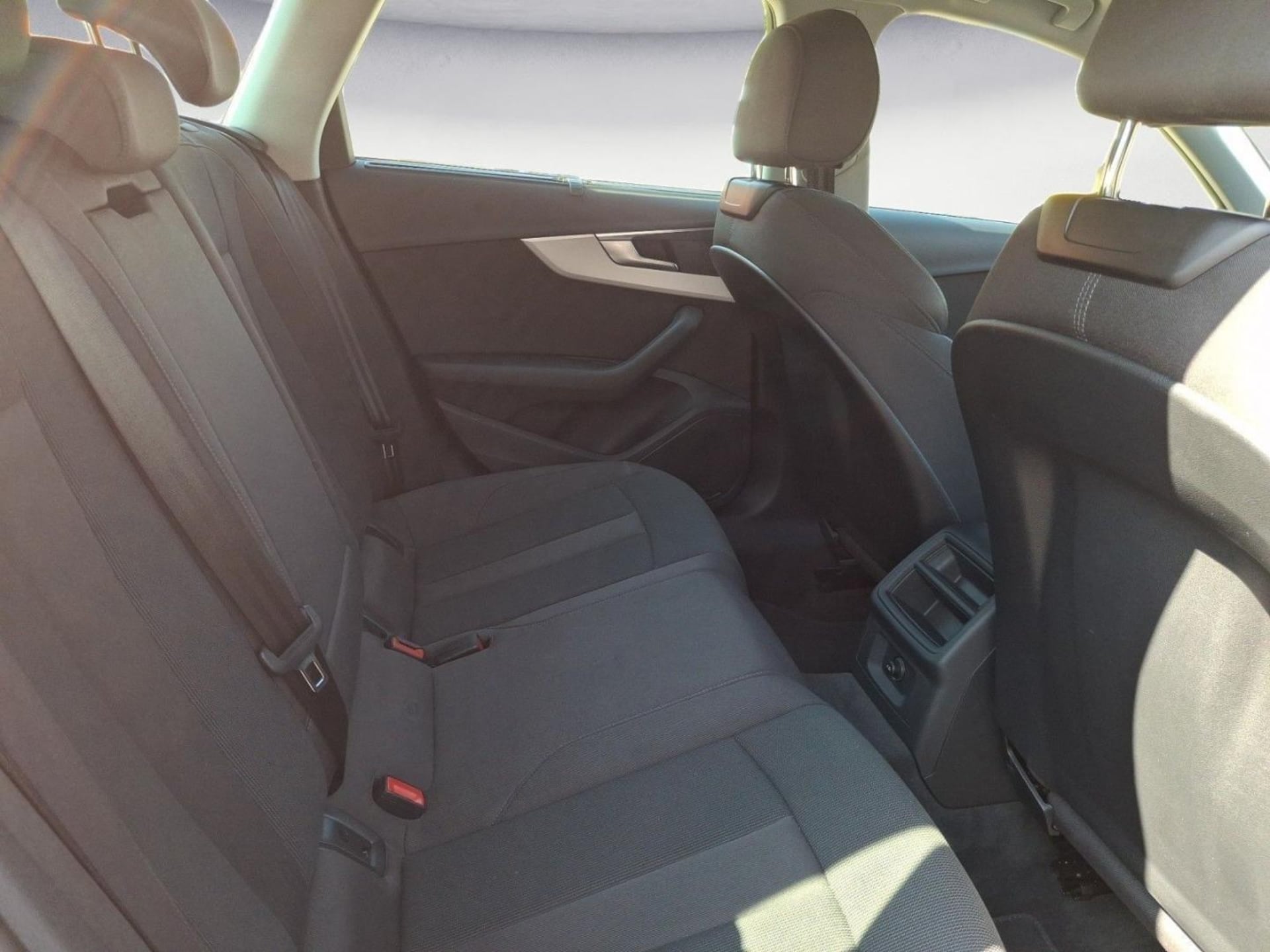 Audi A4 Avant S line