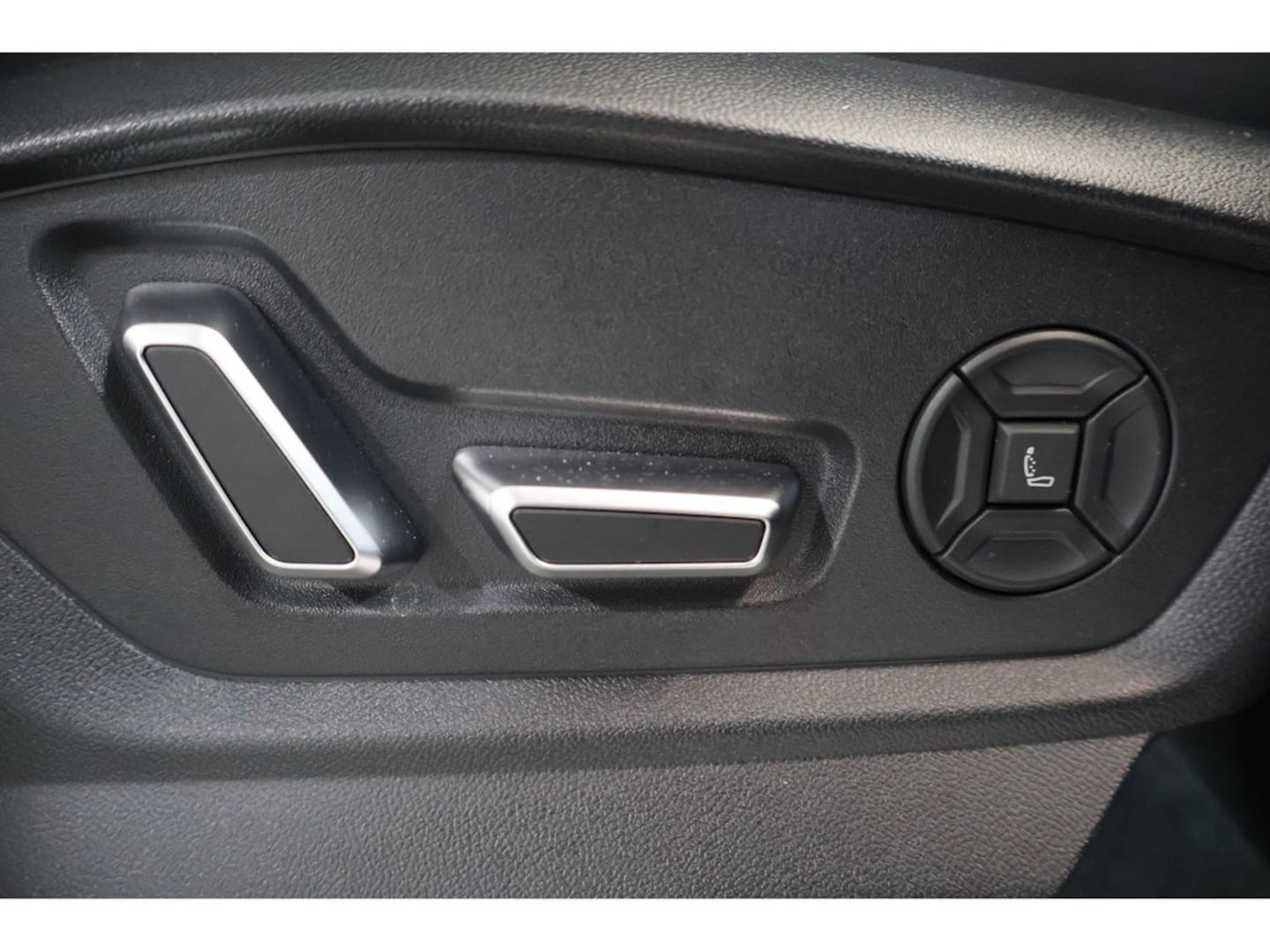 Bild über Audi Q7 SUV S line 50 TDI quattro tiptronic - für weitere Informationen kontaktieren Sie den Audi Partner