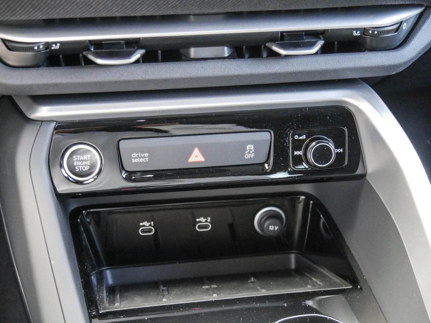 Bild über Audi Q5 SUV TDI quattro 150 kW S tronic - für weitere Informationen kontaktieren Sie den Audi Partner