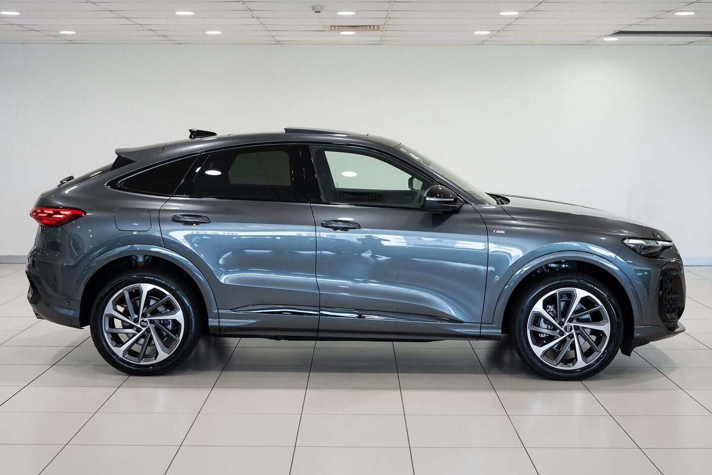 Image about Audi Q5 Sportback TFSI quattro 200 kW sport