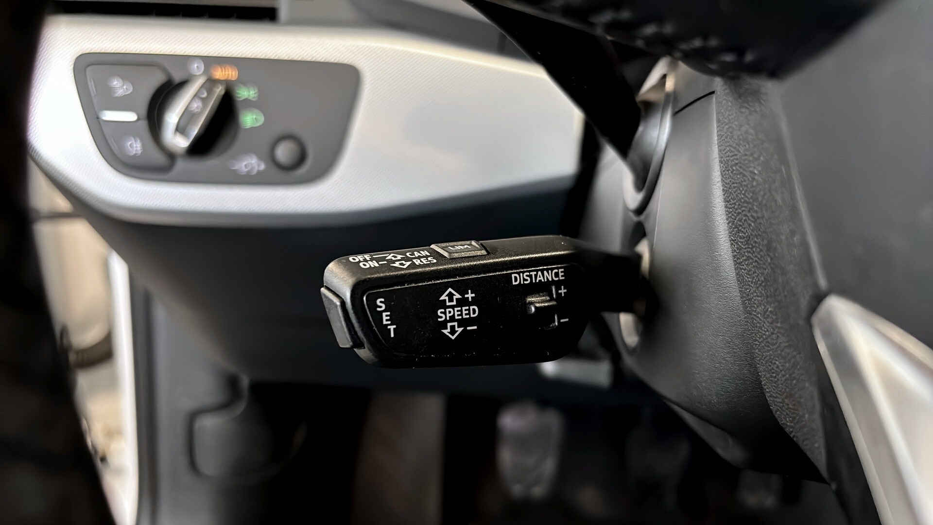 Bild som visar&nbsp;Audi A4 allroad quattro&nbsp;A4 allroad 2.0 TDI quattro Proline 190 hk 6-växlad - för mer information kontakta din Audi Partner