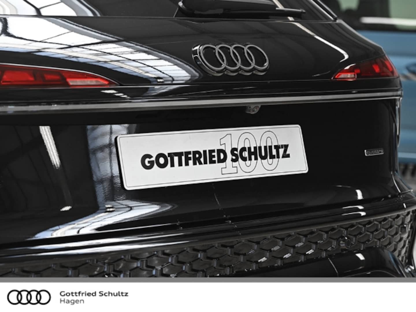 Bild über Audi Q3 SUV TFSI quattro 195 kW S tronic - für weitere Informationen kontaktieren Sie den Audi Partner