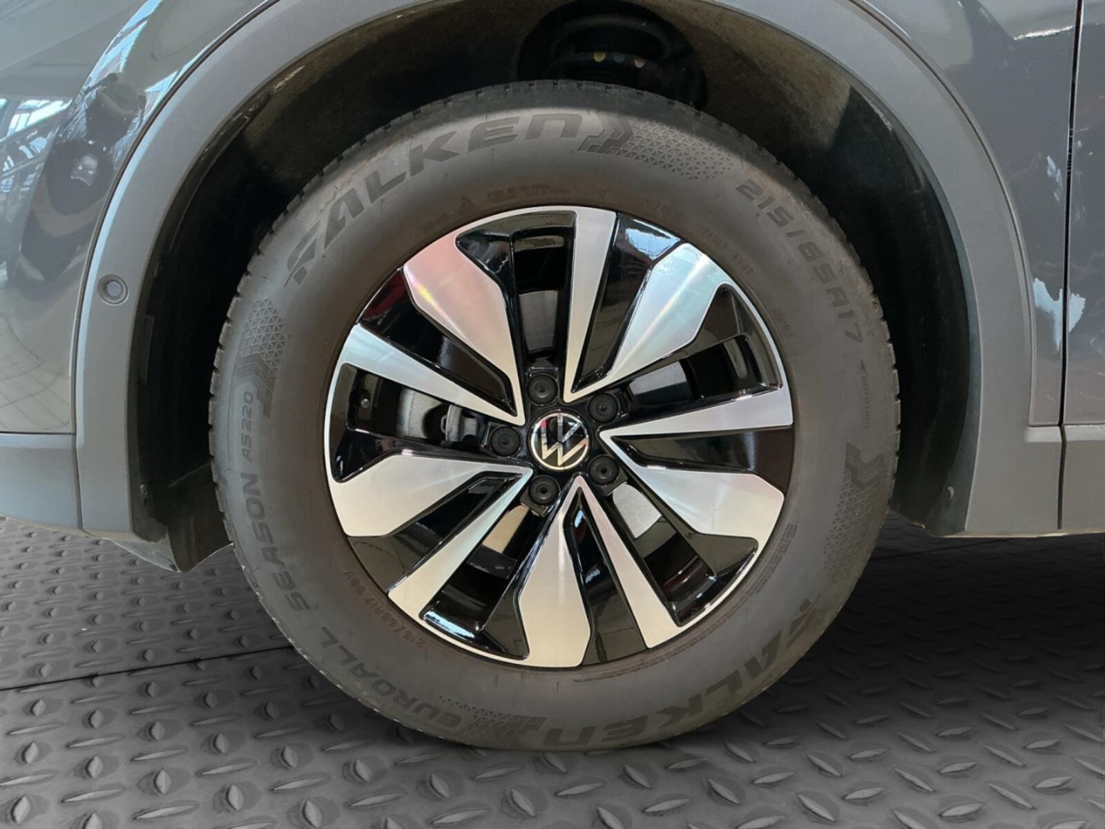 Volkswagen Tiguan – Bild 9