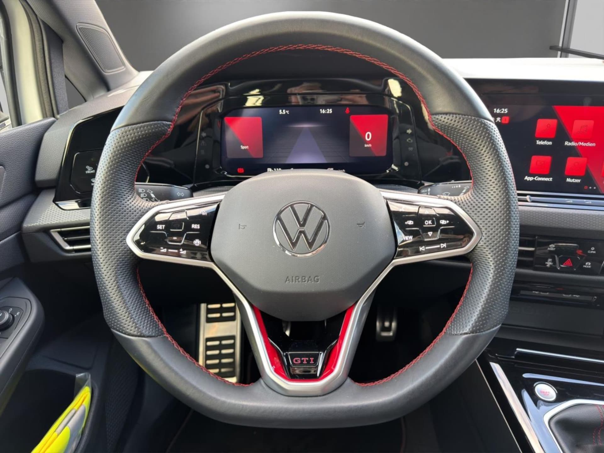 Volkswagen Golf GTI