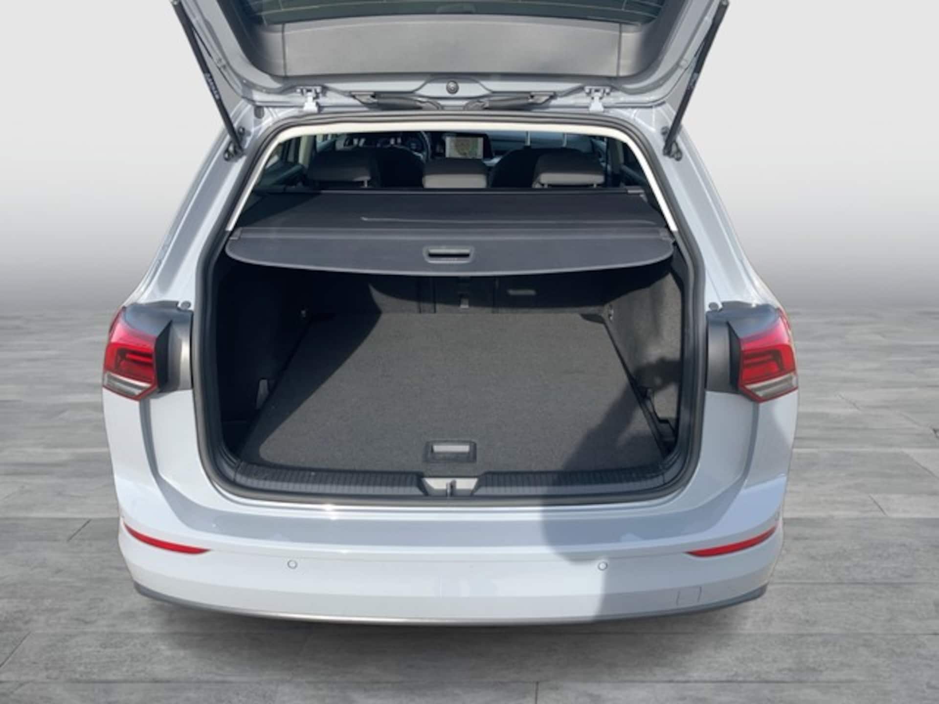Volkswagen Golf Variant Life