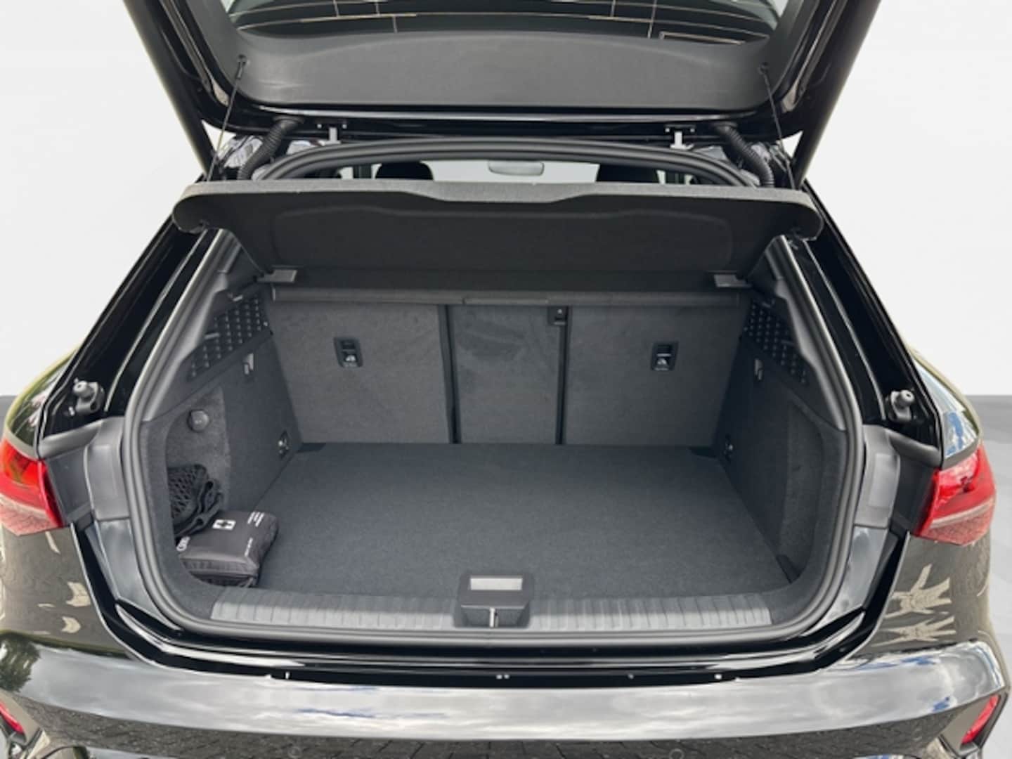 Bild über Audi A3 Sportback TFSI 110 kW S tronic - für weitere Informationen kontaktieren Sie den Audi Partner