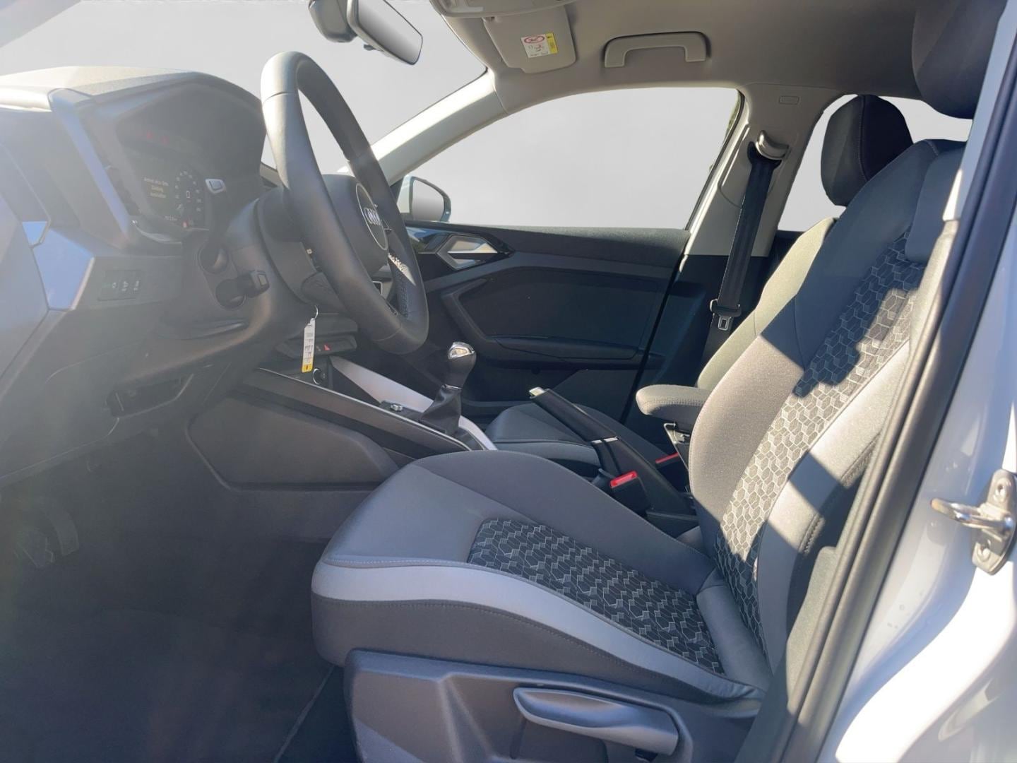 Bild über Audi A1 allstreet 30 TFSI Schaltgetriebe - für weitere Informationen kontaktieren Sie den Audi Partner