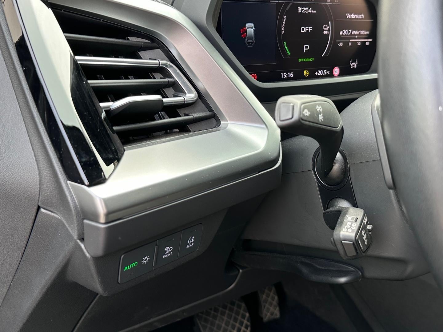 Image about Audi Q4 e-tron 50 e-tron quattro 220,00 kW