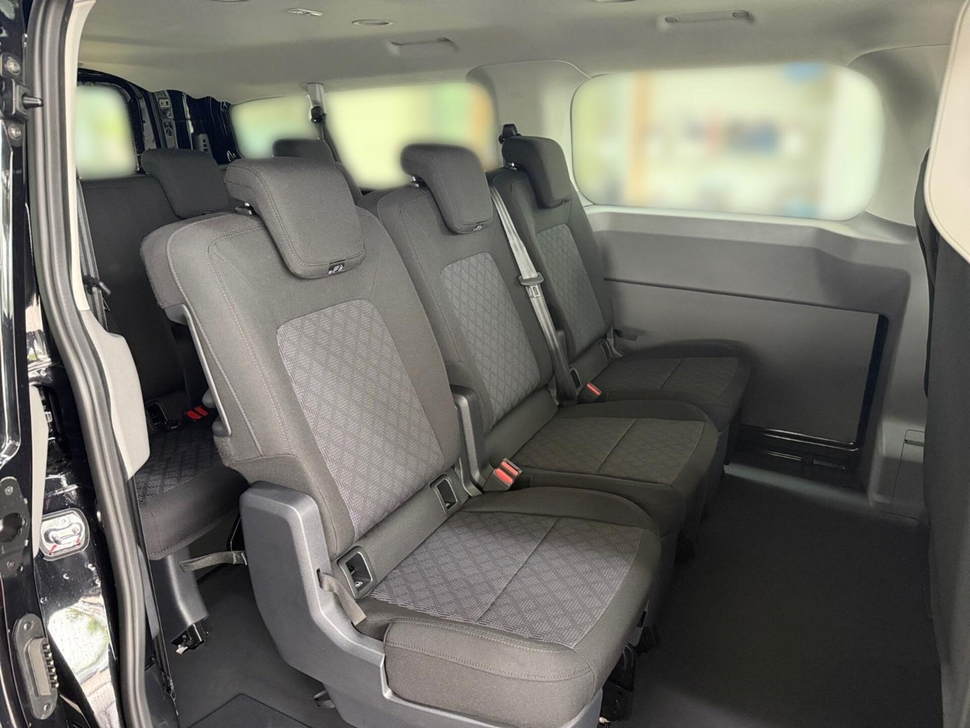 Volkswagen Transporter Kombi langer Radstand