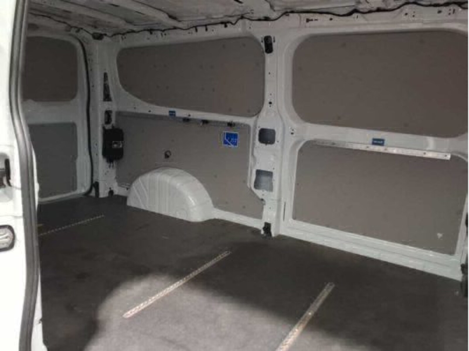Volkswagen Transporter Kasten langer Radstand – Bild 6
