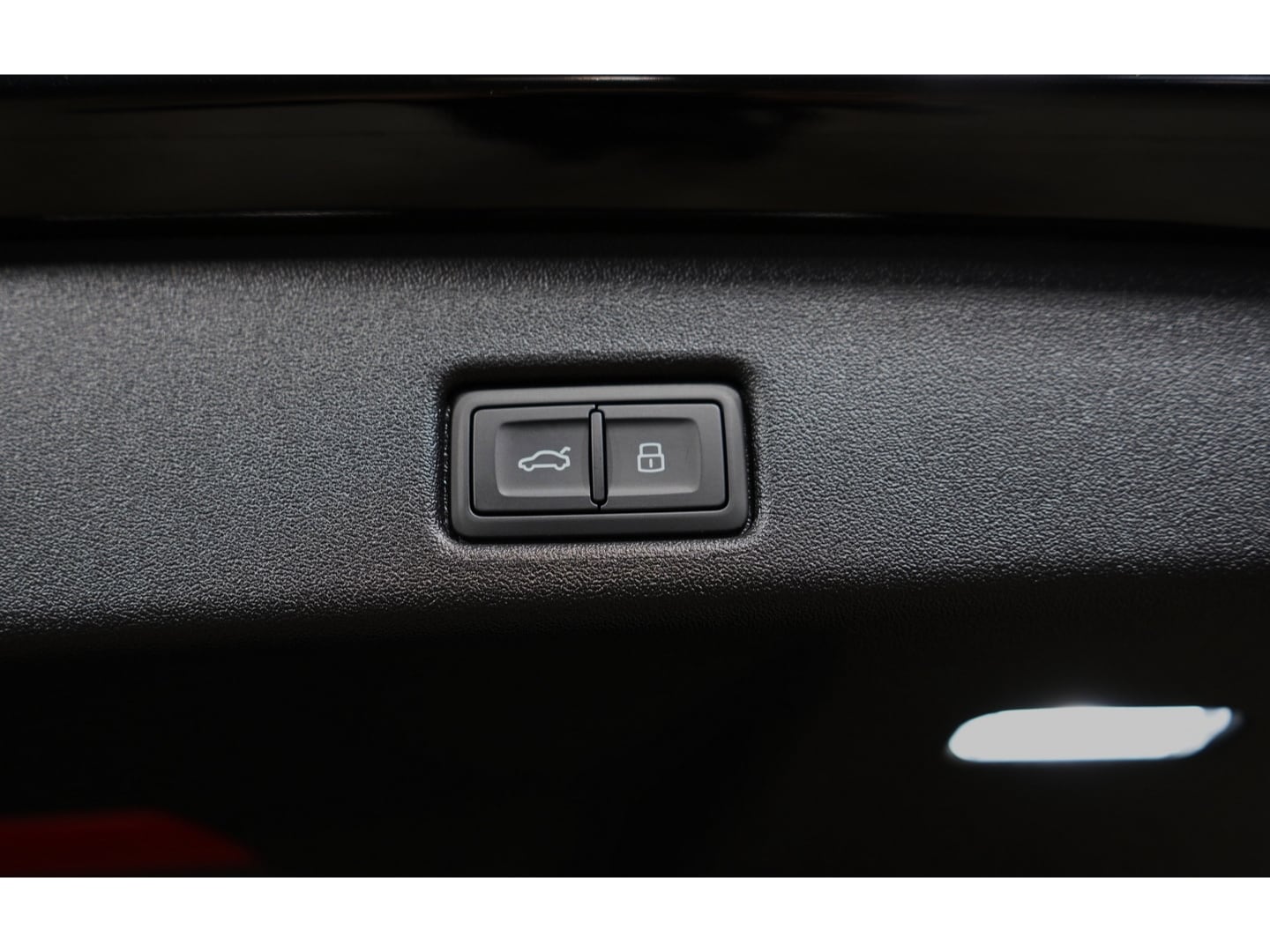 Bild über Audi Q5 SUV TDI quattro 150 kW S tronic - für weitere Informationen kontaktieren Sie den Audi Partner