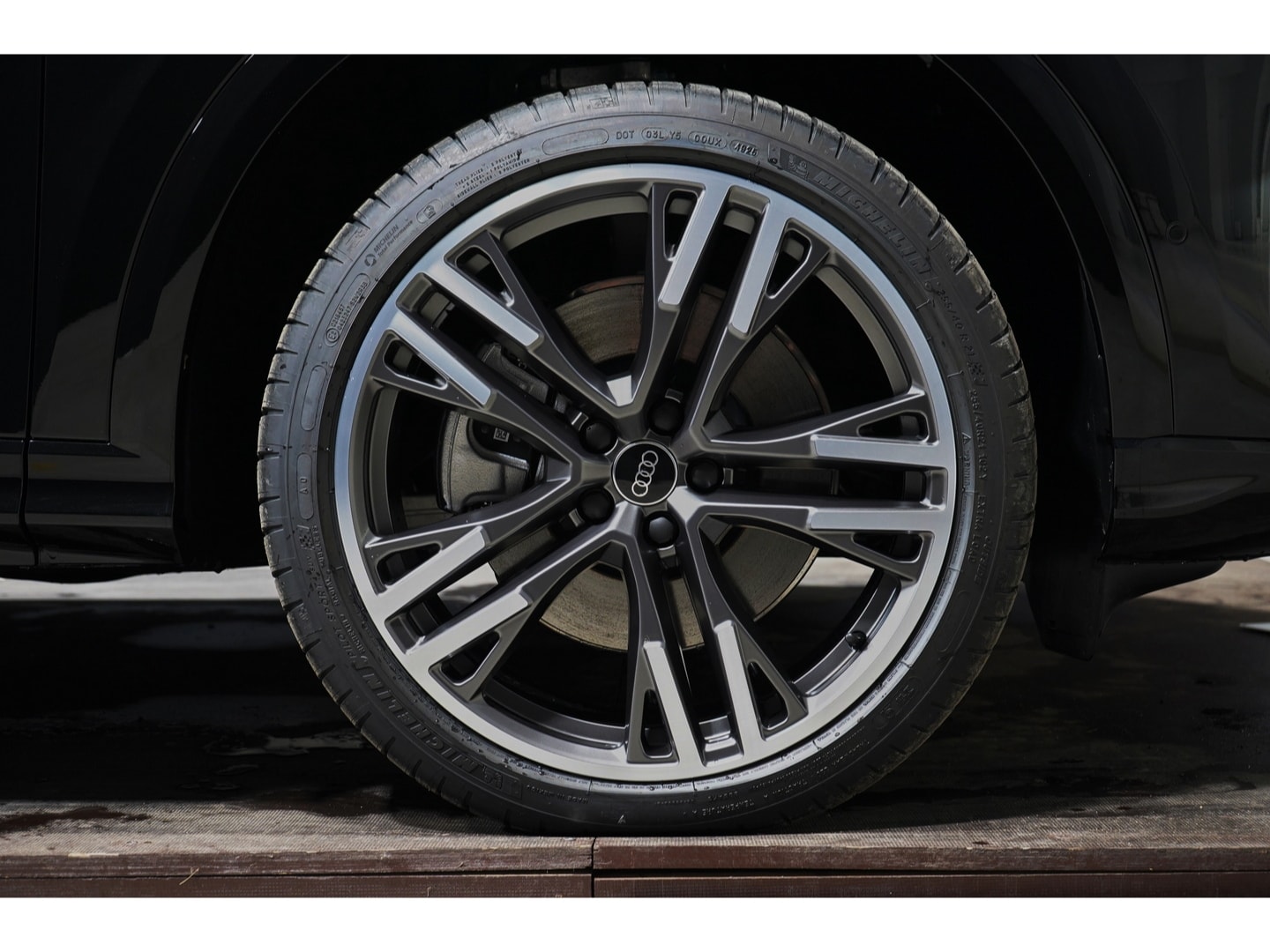 Bild über Audi Q5 SUV TDI quattro 150 kW S tronic - für weitere Informationen kontaktieren Sie den Audi Partner