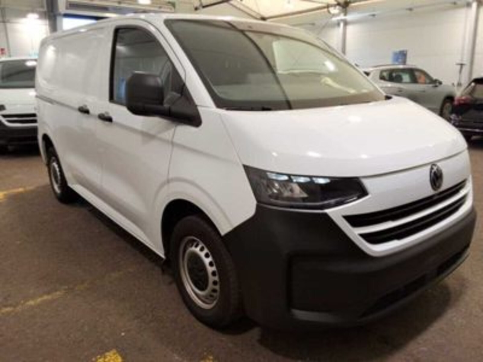 Volkswagen Transporter Kasten kurzer Radstand – Bild 3