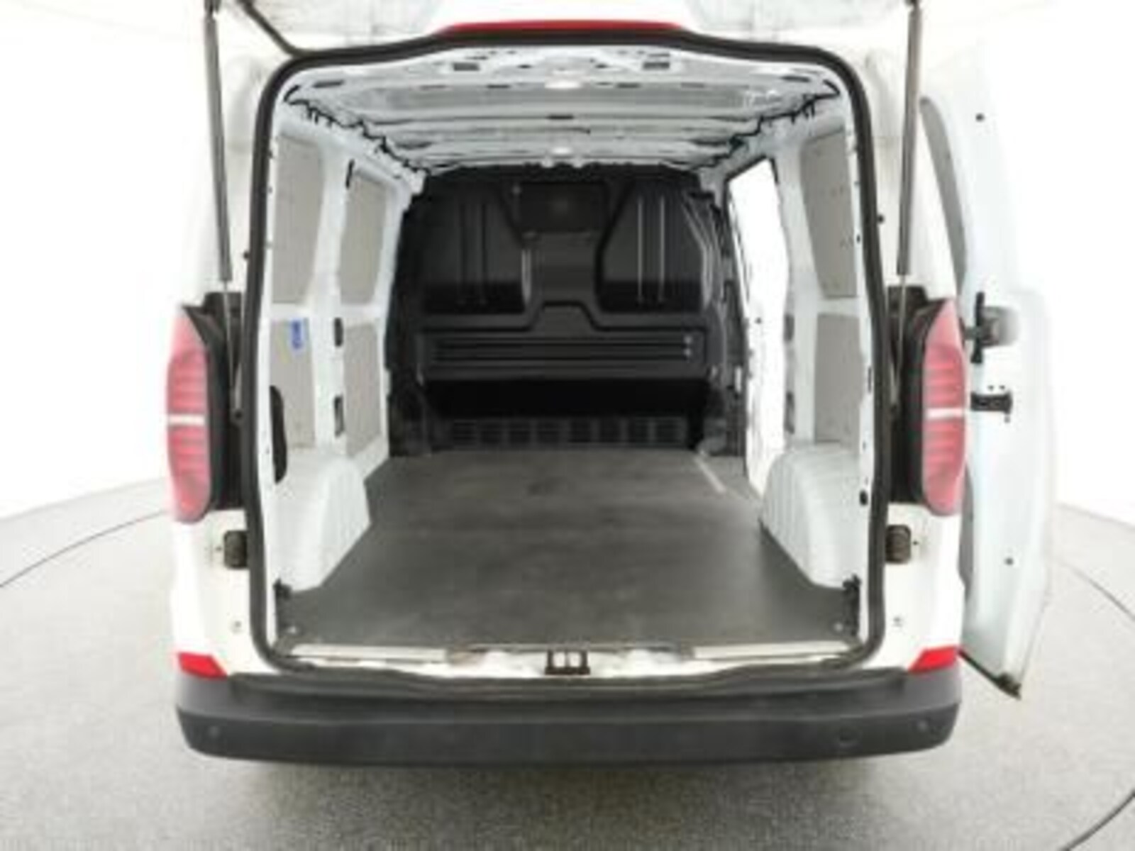 Volkswagen Transporter Kasten kurzer Radstand – Bild 5