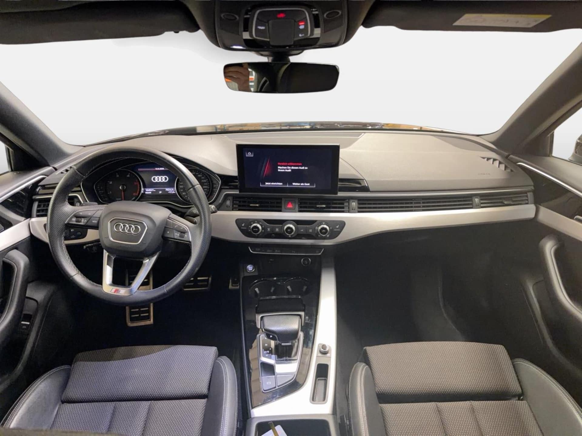 Audi A4 Avant S line