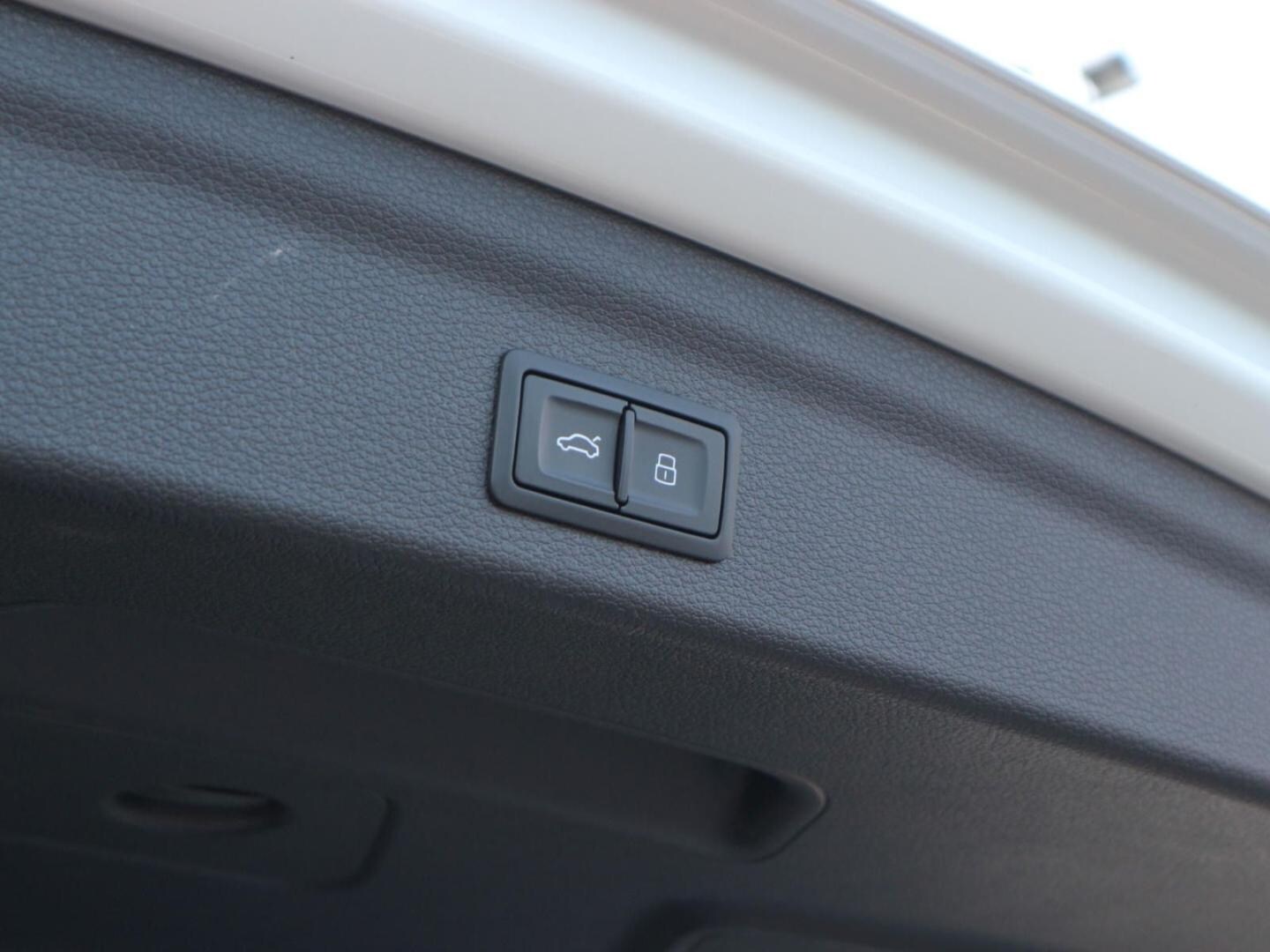 Bild über Audi Q3 TDI 110 kW S tronic - für weitere Informationen kontaktieren Sie den Audi Partner