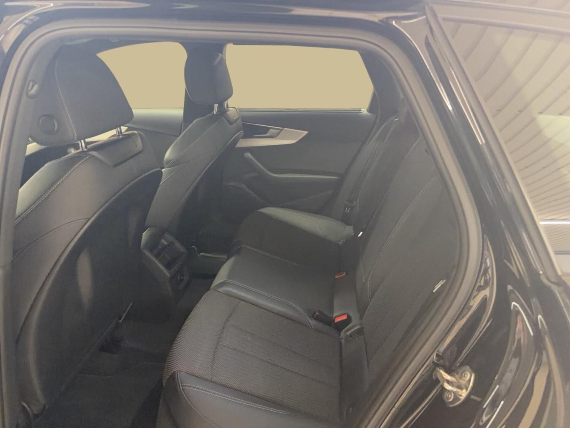 Audi A4 Avant S line