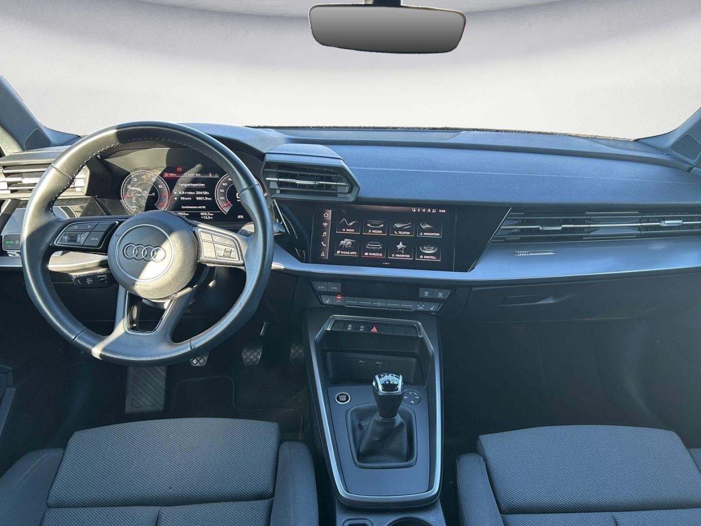 Bild über Audi A3 Sportback advanced 30 TFSI Schaltgetriebe - für weitere Informationen kontaktieren Sie den Audi Partner