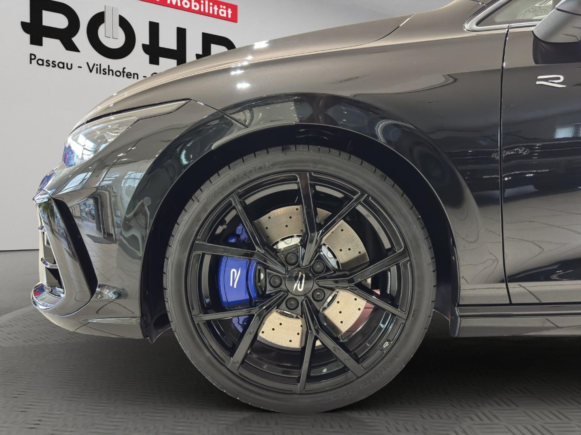 Volkswagen Golf Variant R
