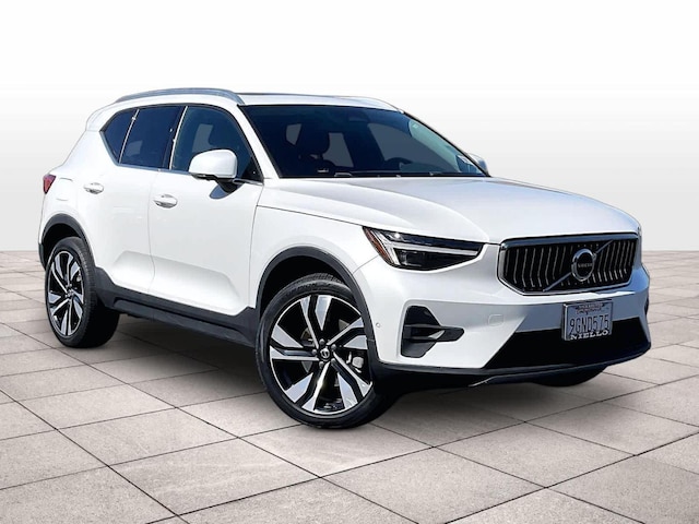 2023 Volvo XC40