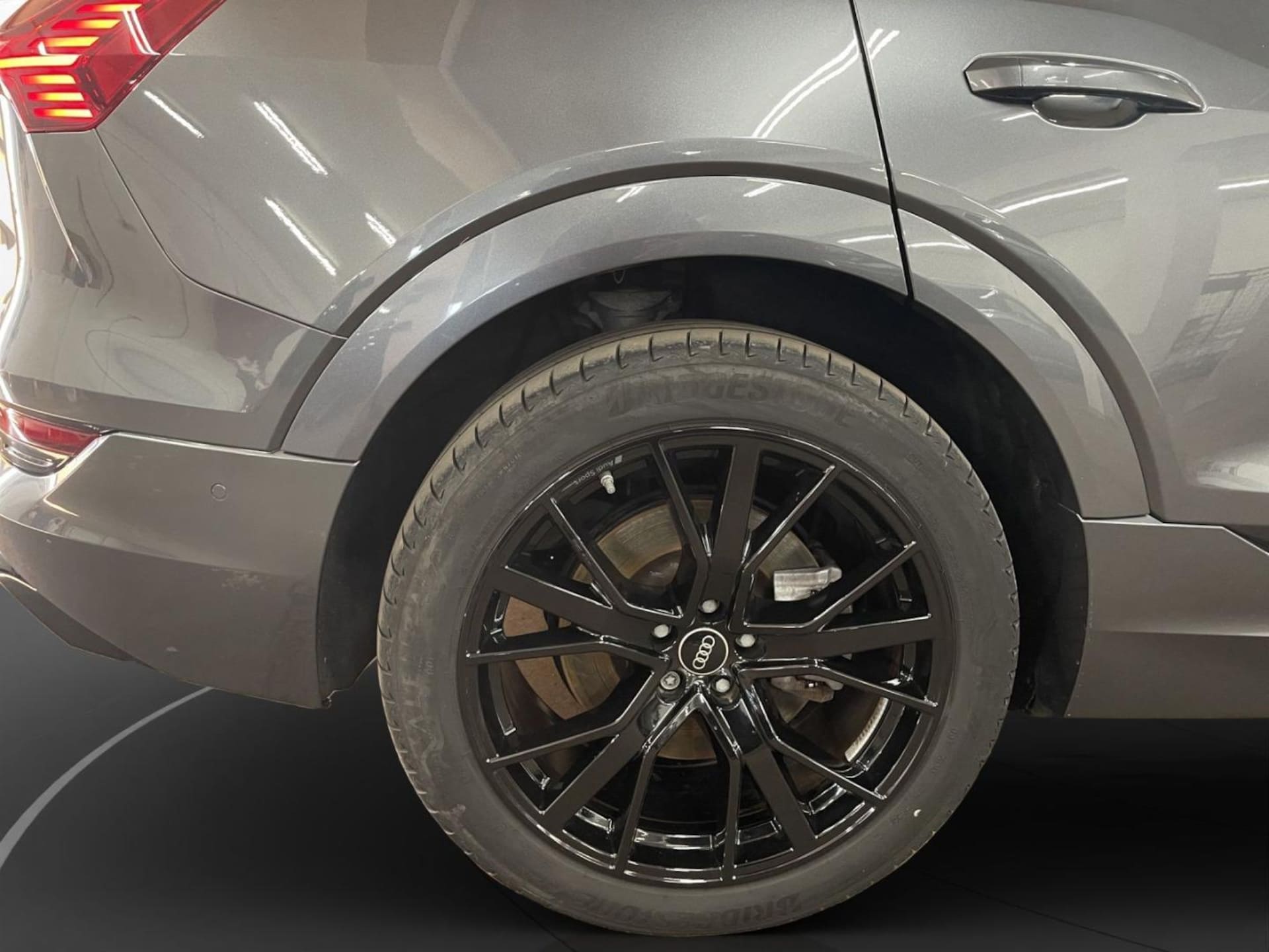 Audi e-tron S line