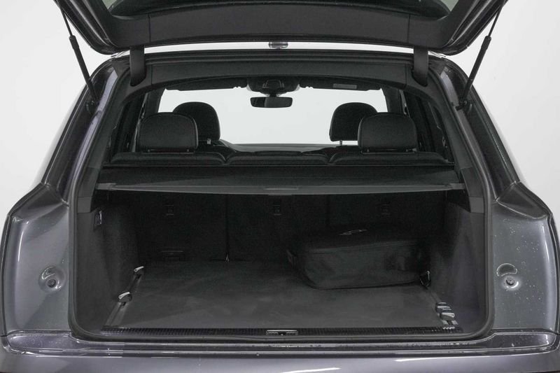 Image about Audi Q7 TFSI e Sport 55 TFSI e quattro 280 kW (381 PS) tiptronic