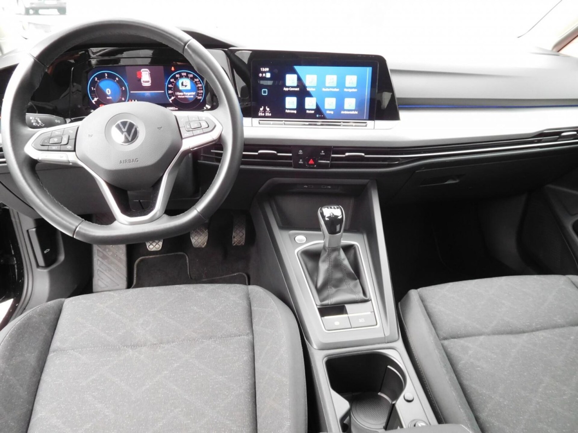 Volkswagen Golf Variant Life