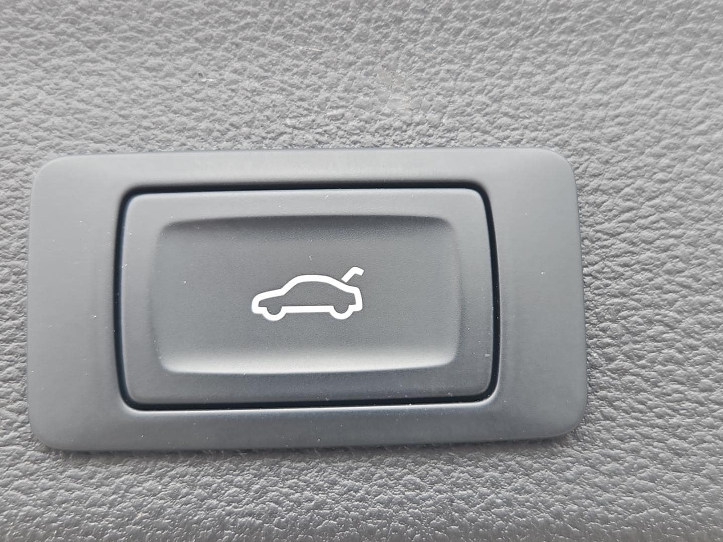 Bild über Audi S6 Avant TDI quattro tiptronic - für weitere Informationen kontaktieren Sie den Audi Partner