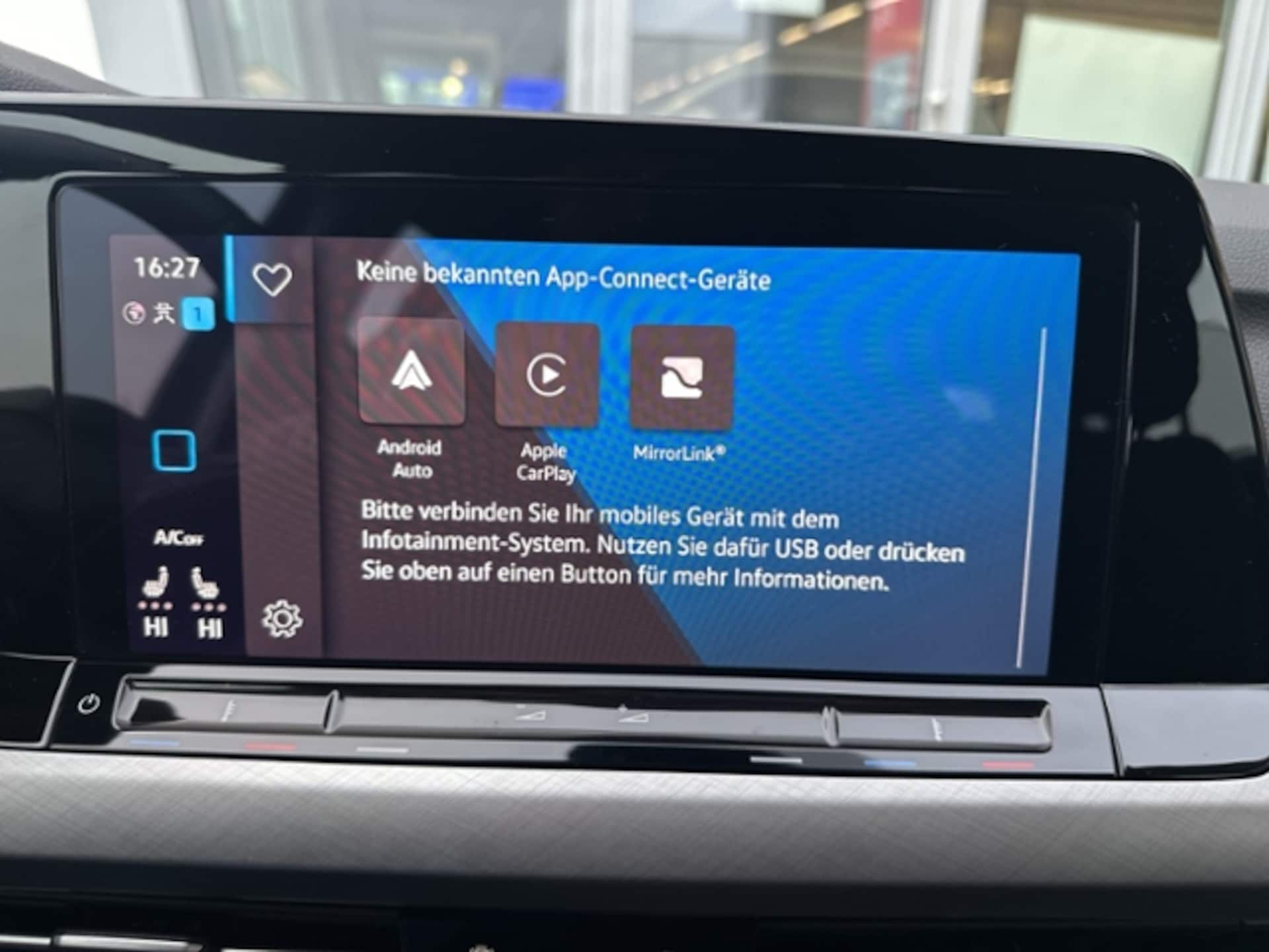 Volkswagen Golf Variant Life