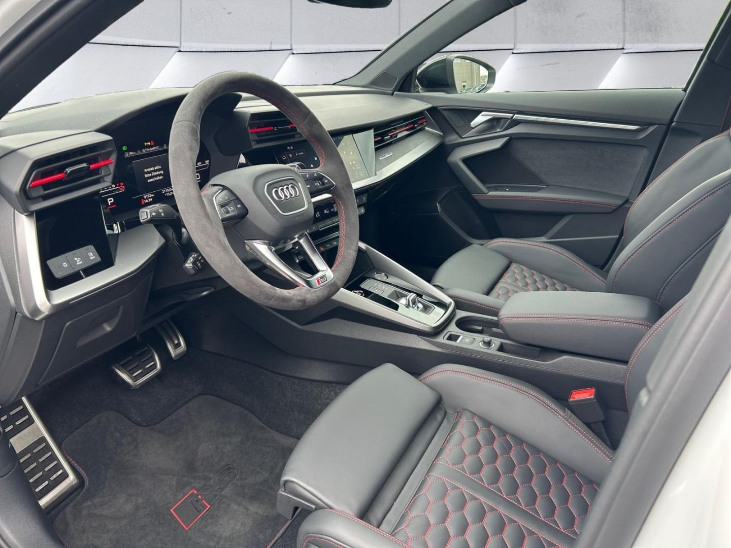Image about Audi RS 3 Limousine TFSI quattro S tronic