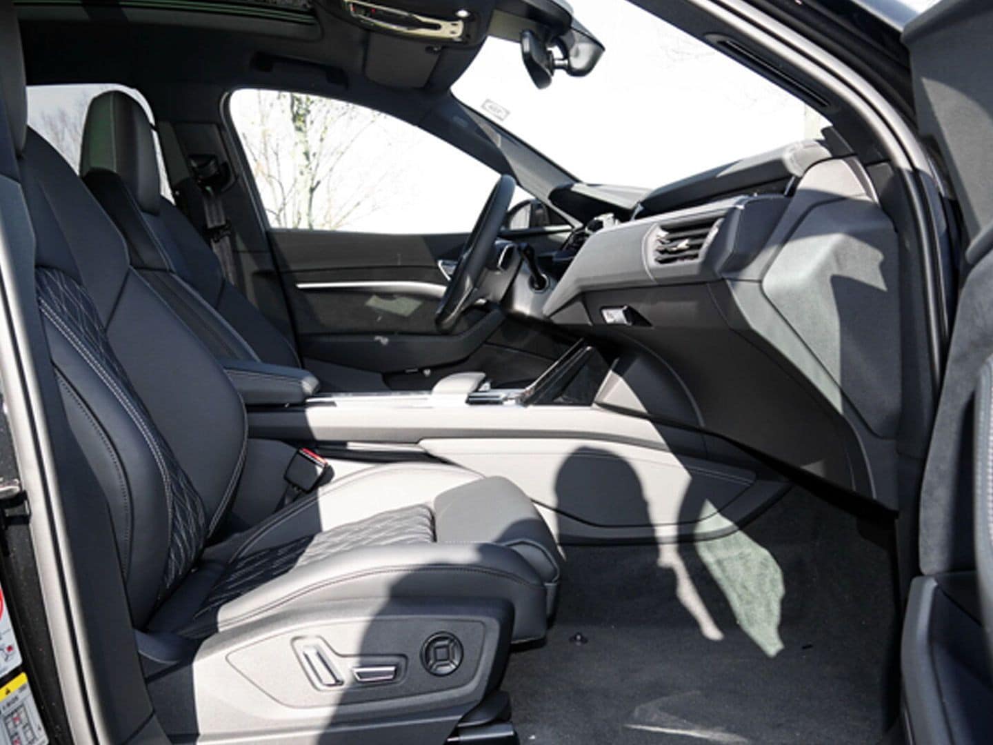Image about Audi e-tron S Sportback S e-tron quattro