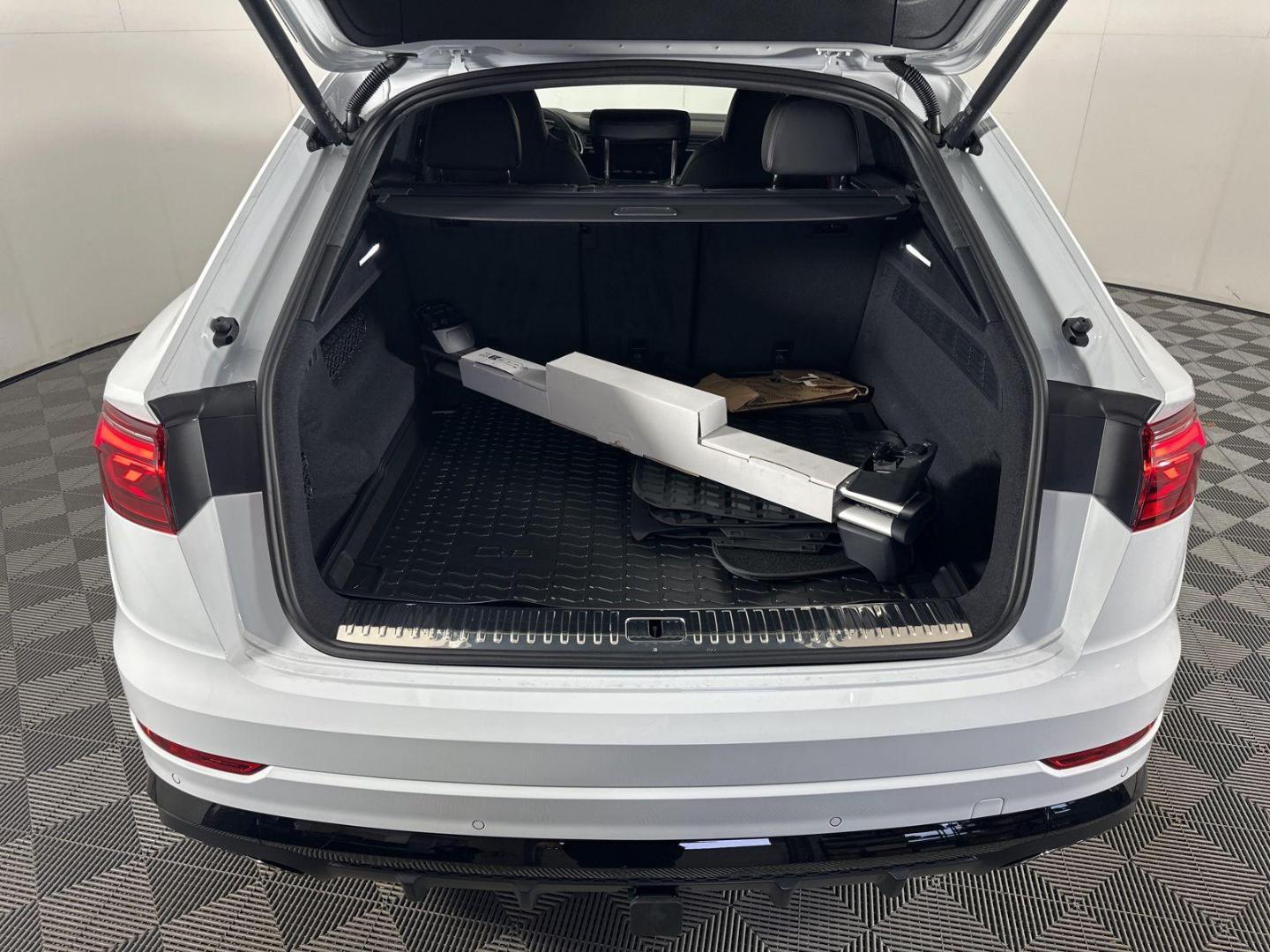 2026 Audi SQ8 Prestige - Photo 24