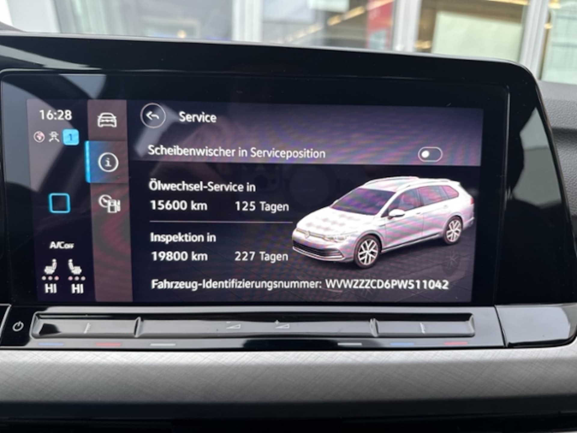 Volkswagen Golf Variant Life