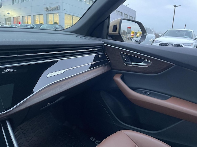 2025 Audi Q8 Premium - Photo 13