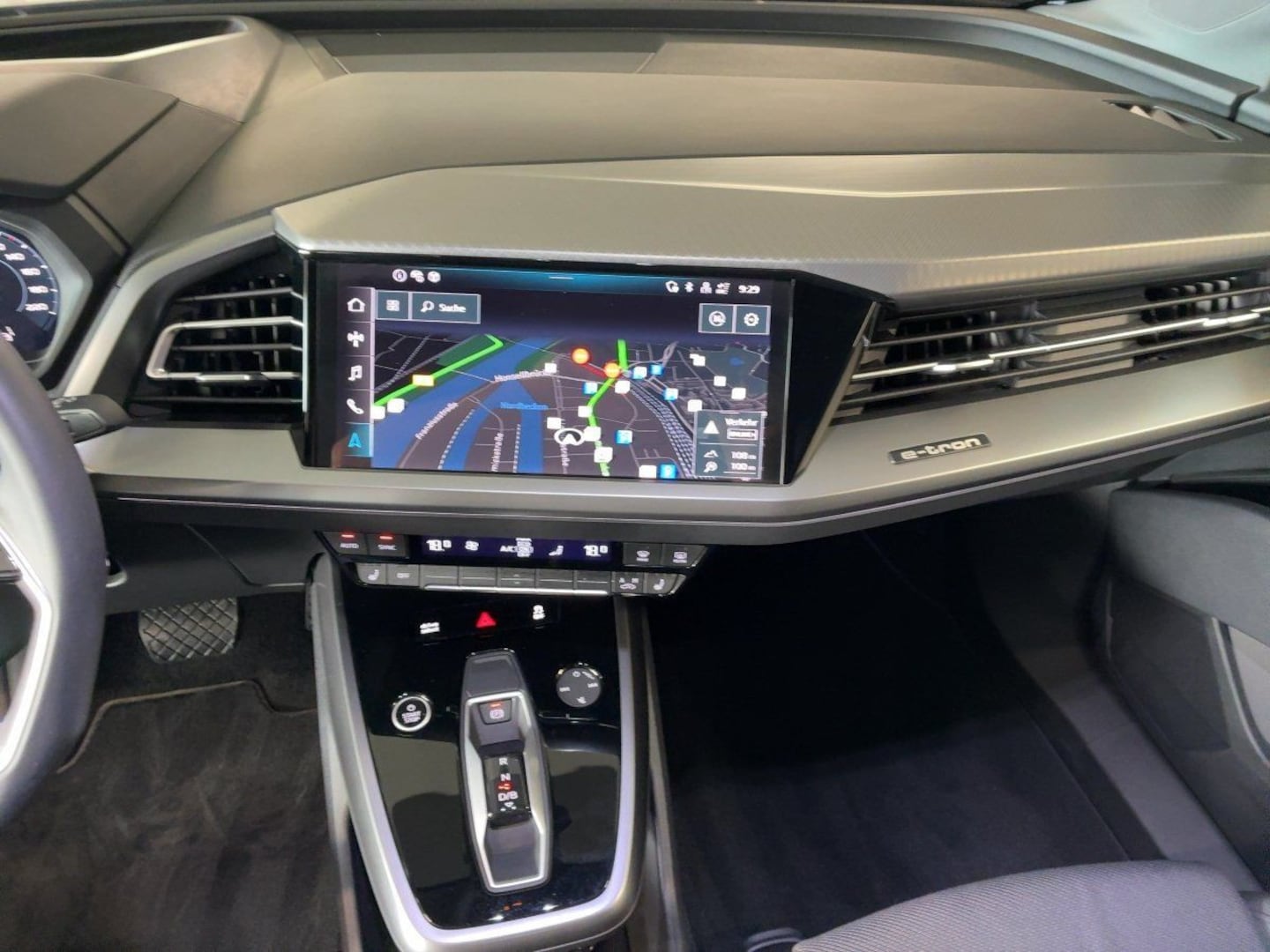 Bild über Audi Q4 Sportback e-tron 45 e-tron - für weitere Informationen kontaktieren Sie den Audi Partner
