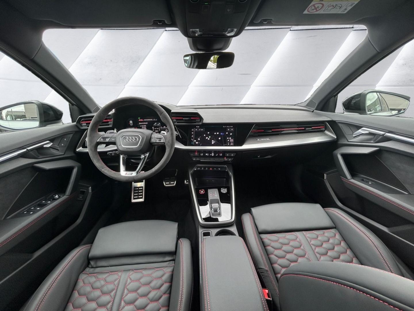 Image about Audi RS 3 Limousine TFSI quattro S tronic