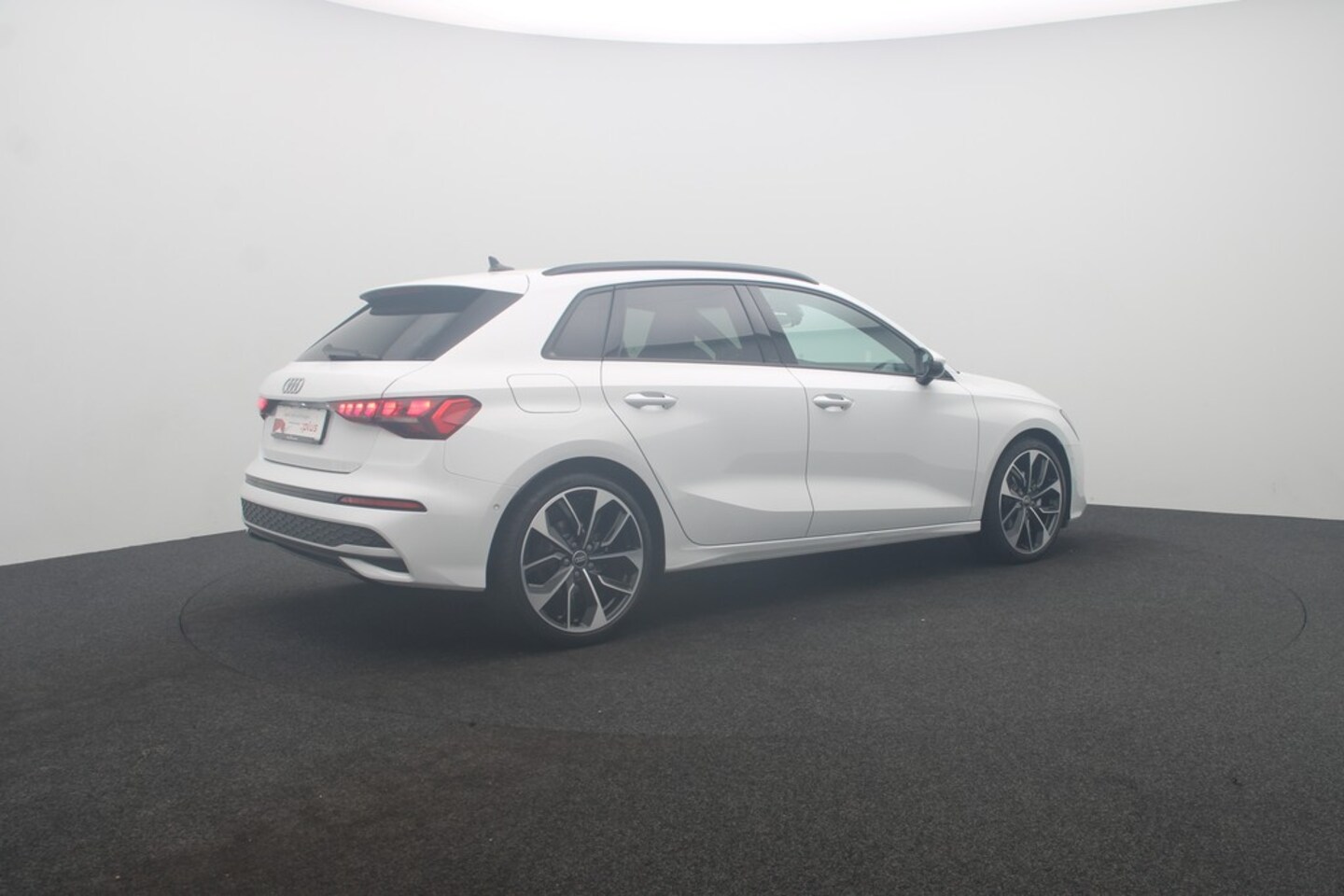 Bild über Audi A3 Sportback 35 TDI S tronic - für weitere Informationen kontaktieren Sie den Audi Partner